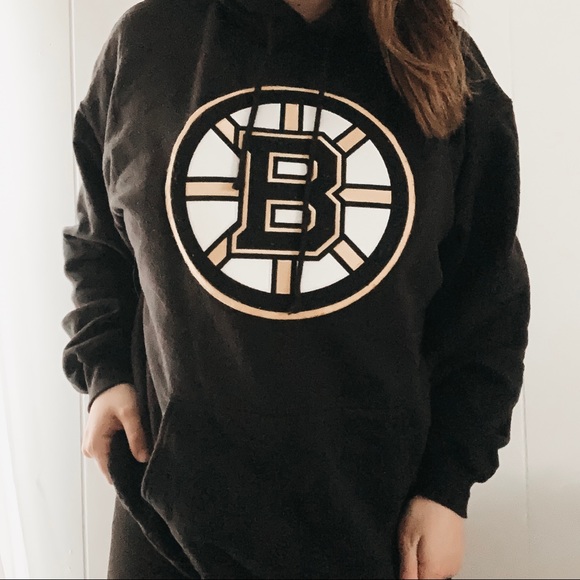 Tops - NWOT Boston Bruins Sweatshirt